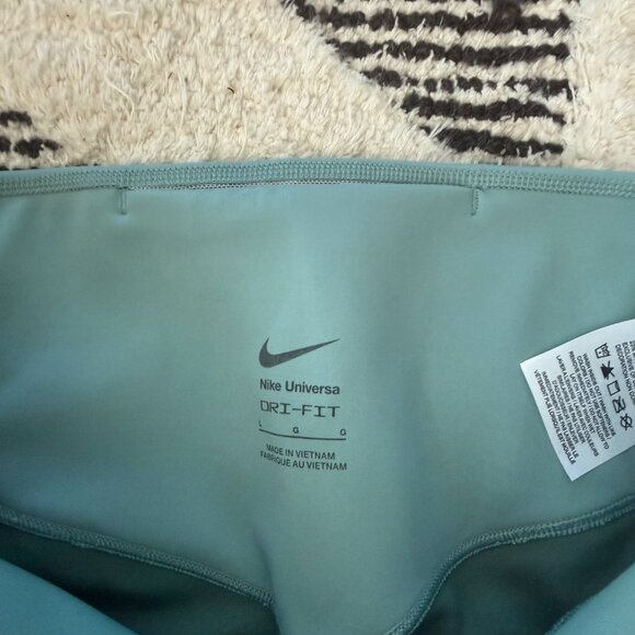 Nike Universa Women's High-Waisted 7/8 Leggings, No Front Seam - Large - teal - Picture 6 of 9